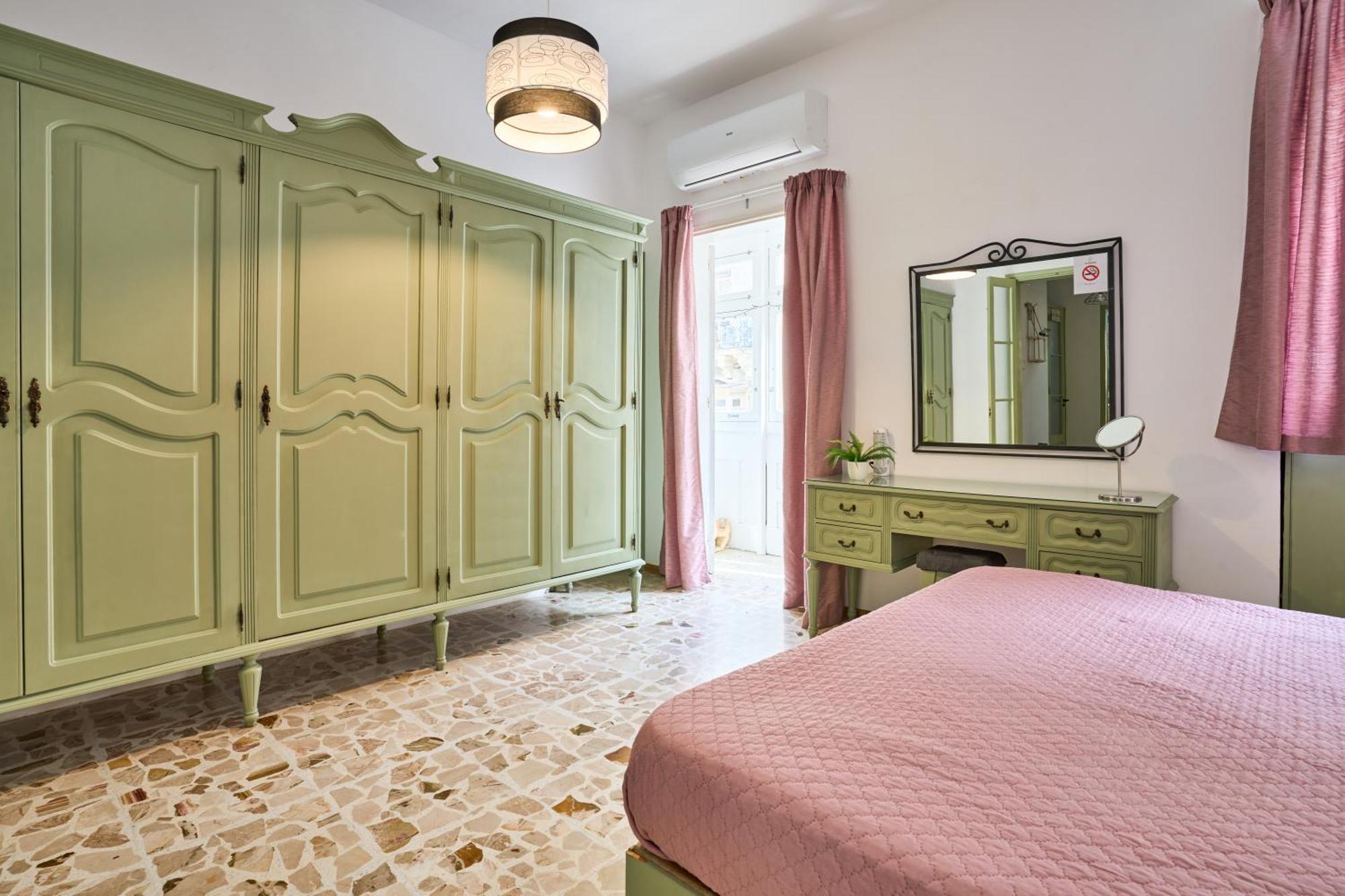 Ta' Nena Apartment In Floriana, 10 Minutes Away From Valletta מראה חיצוני תמונה